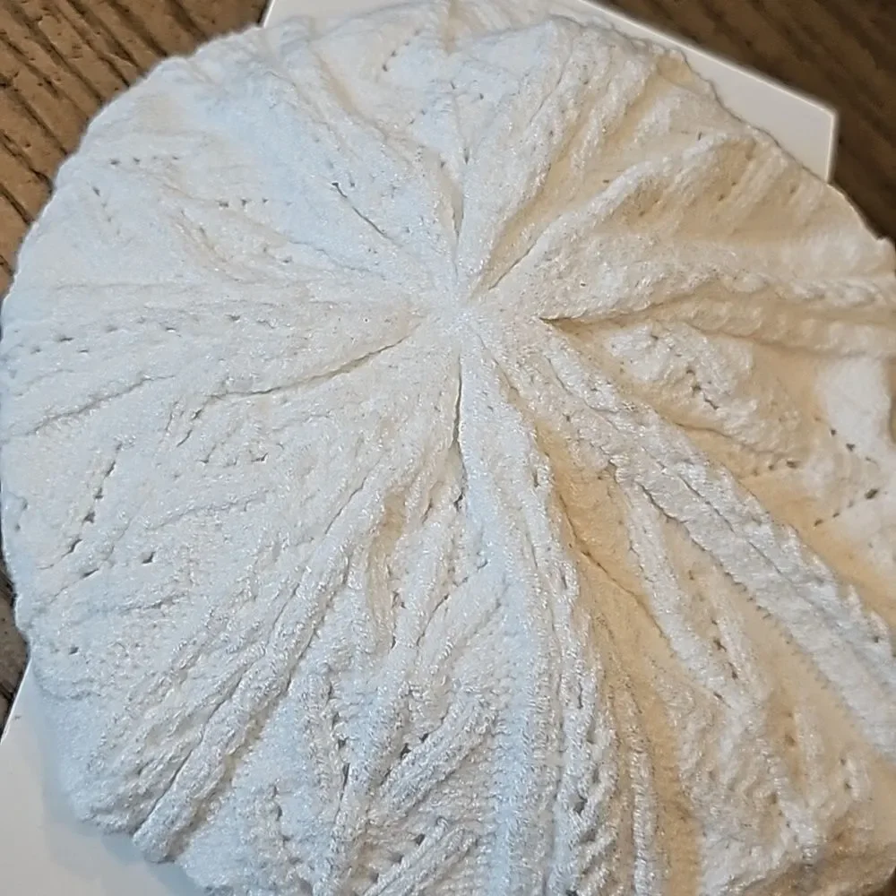 N/A crochet white